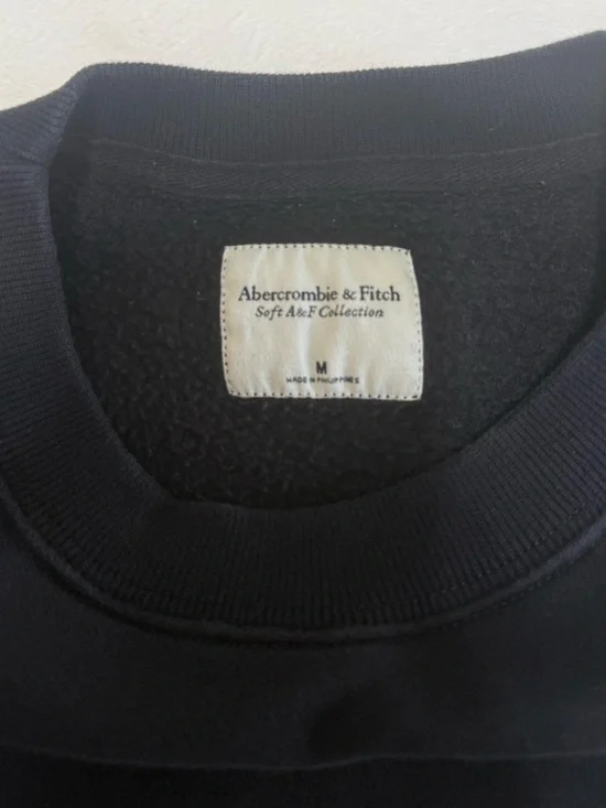 ABERCROMBIE & FITCH Crewneck Sweatshirt Black - Picture 3 of 6